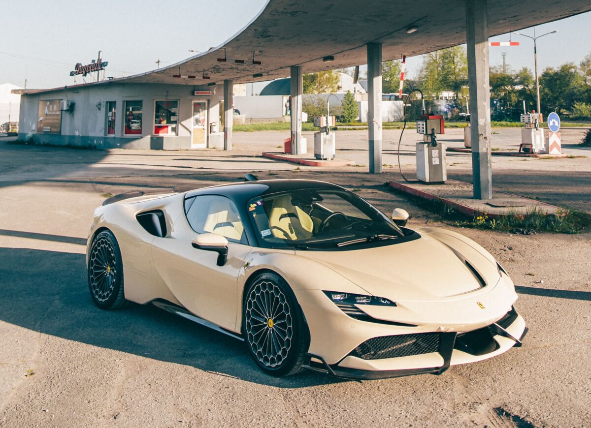 Ferrari SF90 Stradale (2019 – 2025) CARBON Performance Aero bampera uzlika priekš Ferrari SF90