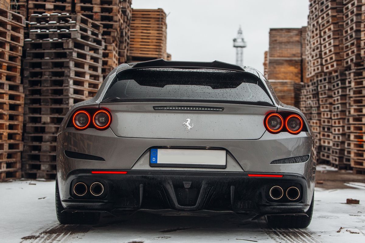 Ferrari GTC4 Lusso (2016 – 2020) CARBON P-Performance Aero Jumta Uzlika - spoileris priekš Ferrari GTC4 Lusso