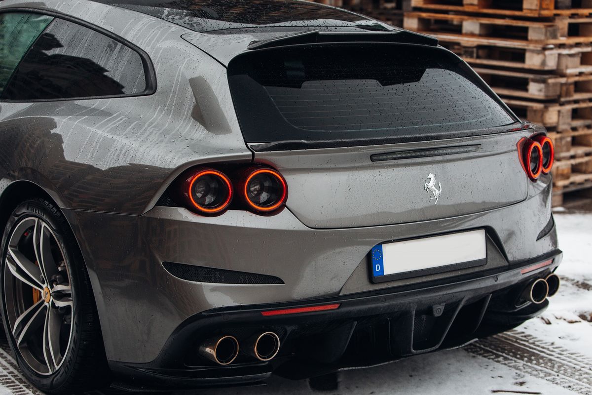 Ferrari GTC4 Lusso (2016 - 2020) CARBON Performance Aero trunk extension lower spoiler for Ferrari GTC4 Lusso