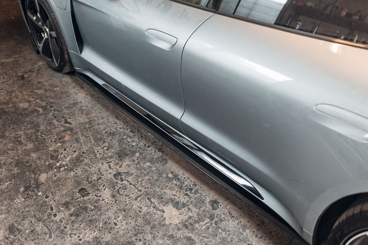 Porsche Taycan PreFacelift (2019 - 2023) CARBON P-Performance Aero sideskirt blades for Porsche Taycan