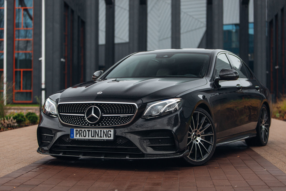 E Class W213 Mercedes Benz Forged Carbon bampera uzlika priekš Mercedes W213 / S213 AMG