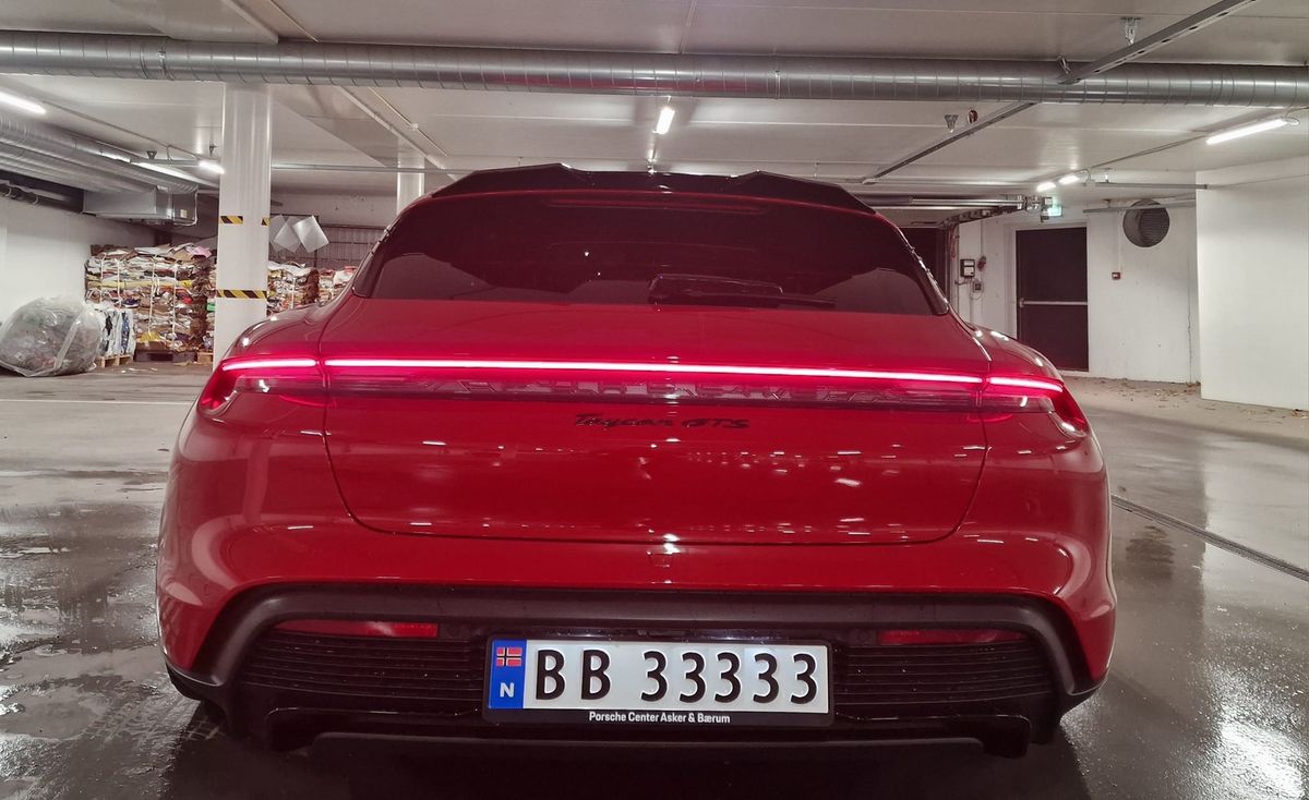 Porsche Taycan Cross Turismo Facelift (2024 – …) Taycan Cross Turismo PreFacelift (2019 – 2023) CARBON Performance Aero Накладка на крышку багажника - спойлер для Porsche Taycan Cross Tourismo CT