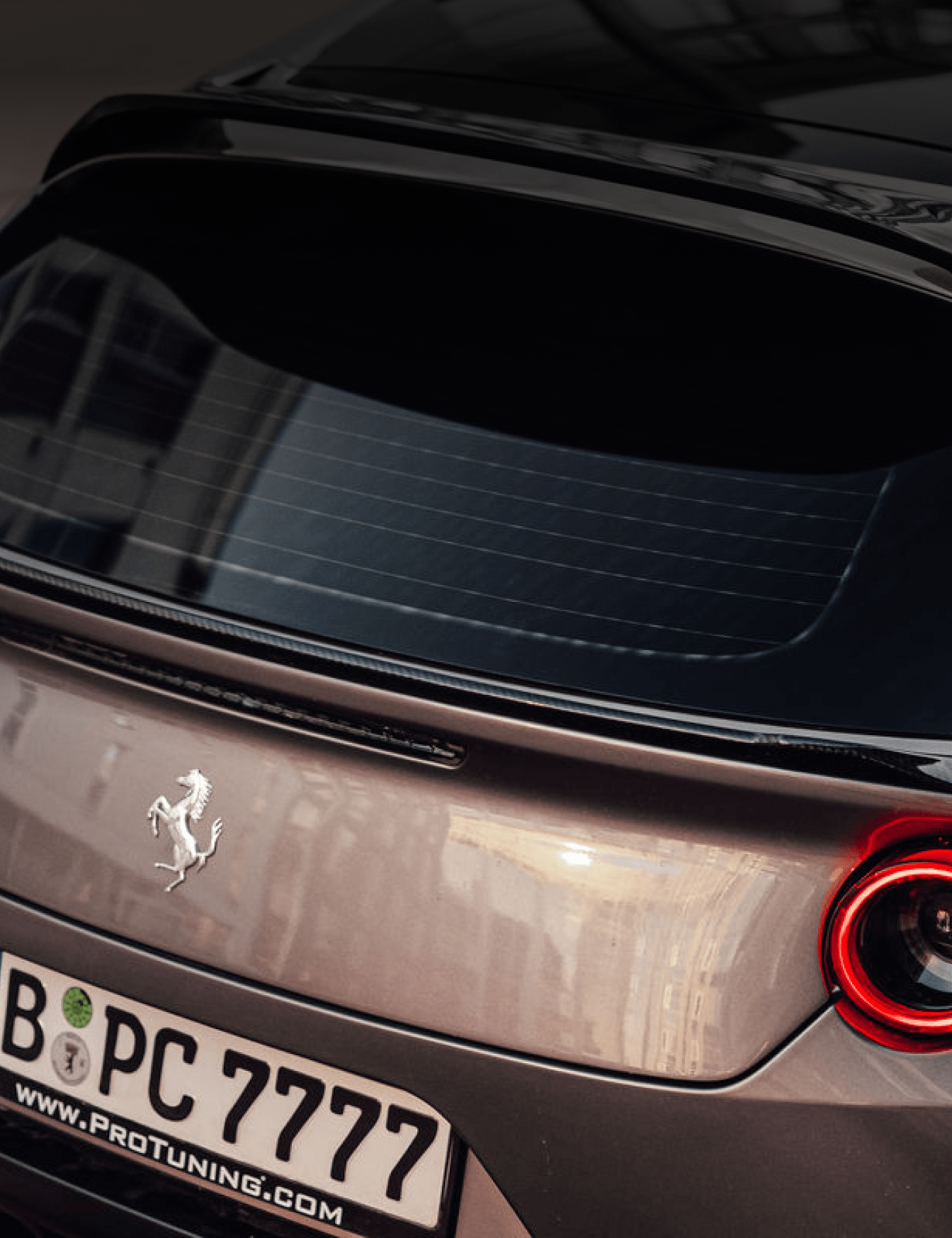  CARBON P-Performance Aero Jumta Uzlika - spoileris priekš Ferrari GTC4 Lusso