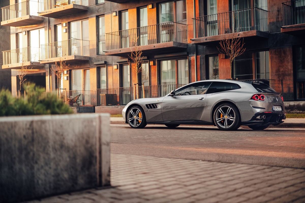 Ferrari GTC4 Lusso (2016 – 2020) CARBON Performance Aero sliekšņi priekš Ferrari GTC4Lusso