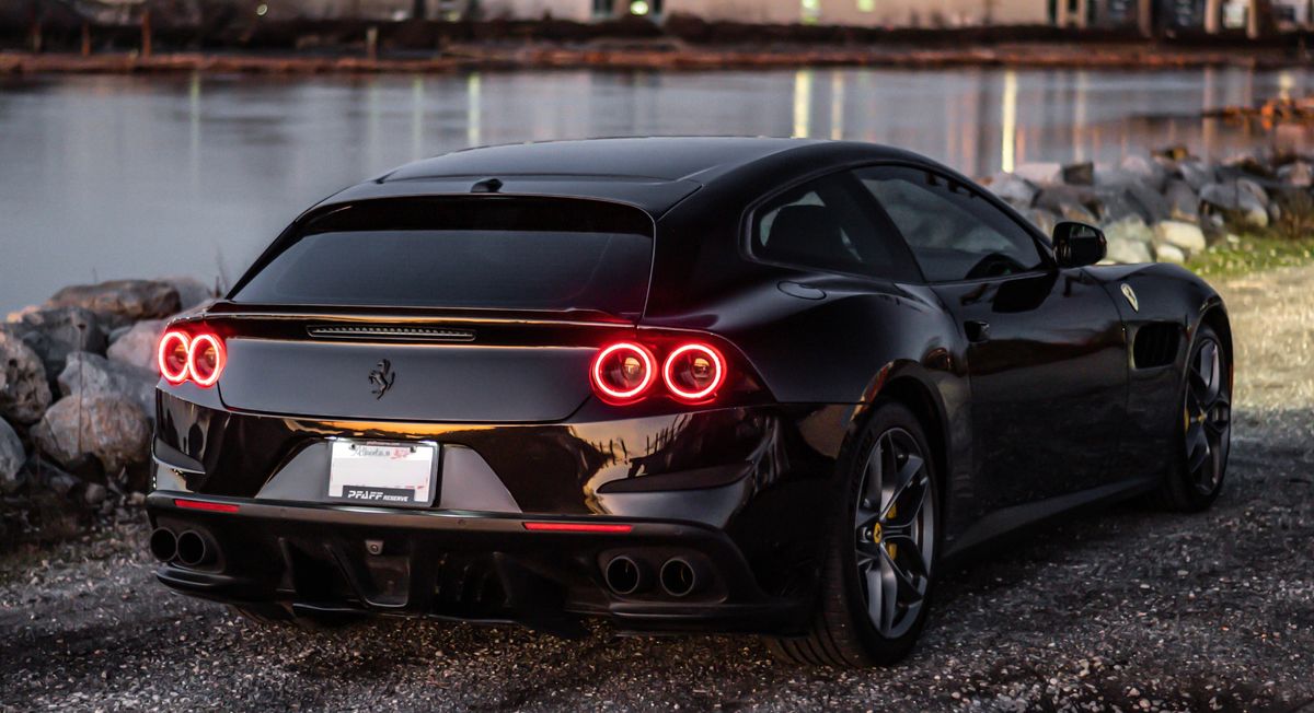 Ferrari GTC4 Lusso (2016 – 2020) CARBON Performance Aero Bagažnieka vaka Uzlika - spoileris priekš Ferrari GTC4 Lusso