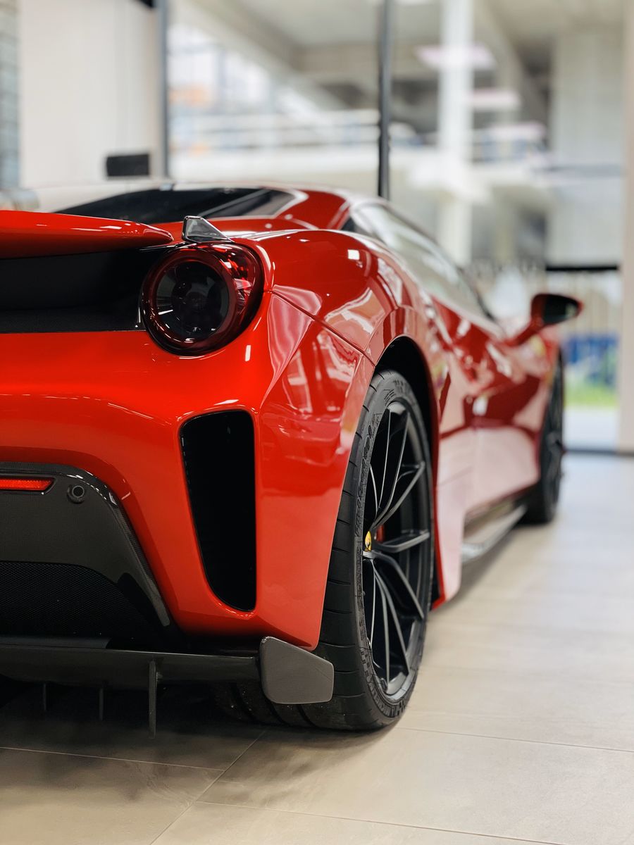 488 (2015 – 2019) Ferrari Карбоновый плавник для заднего фонаря Ferrari 488