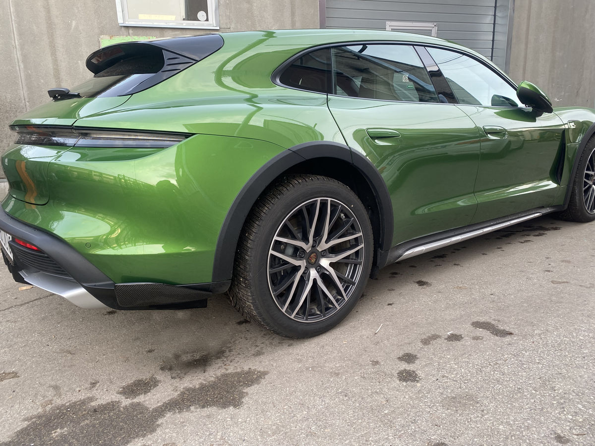 Porsche Taycan Cross Turismo PreFacelift (2019 – 2023) CARBON P-Performance Aero Uzlikas uz aizm.bampera priekš Porsche Taycan Cross Tourismo CT