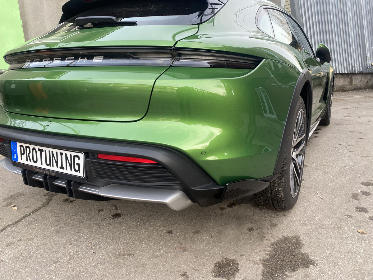 Porsche Taycan Cross Turismo PreFacelift (2019 – 2023) CARBON P-Performance Aero Rear bumper side flaps/ splitters for Porsche Taycan Cross Tourismo CT (Copy)